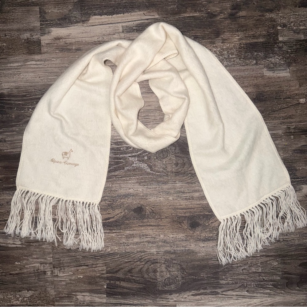 Alpaca Camargo Elegant Fringe Scarf In Winter White